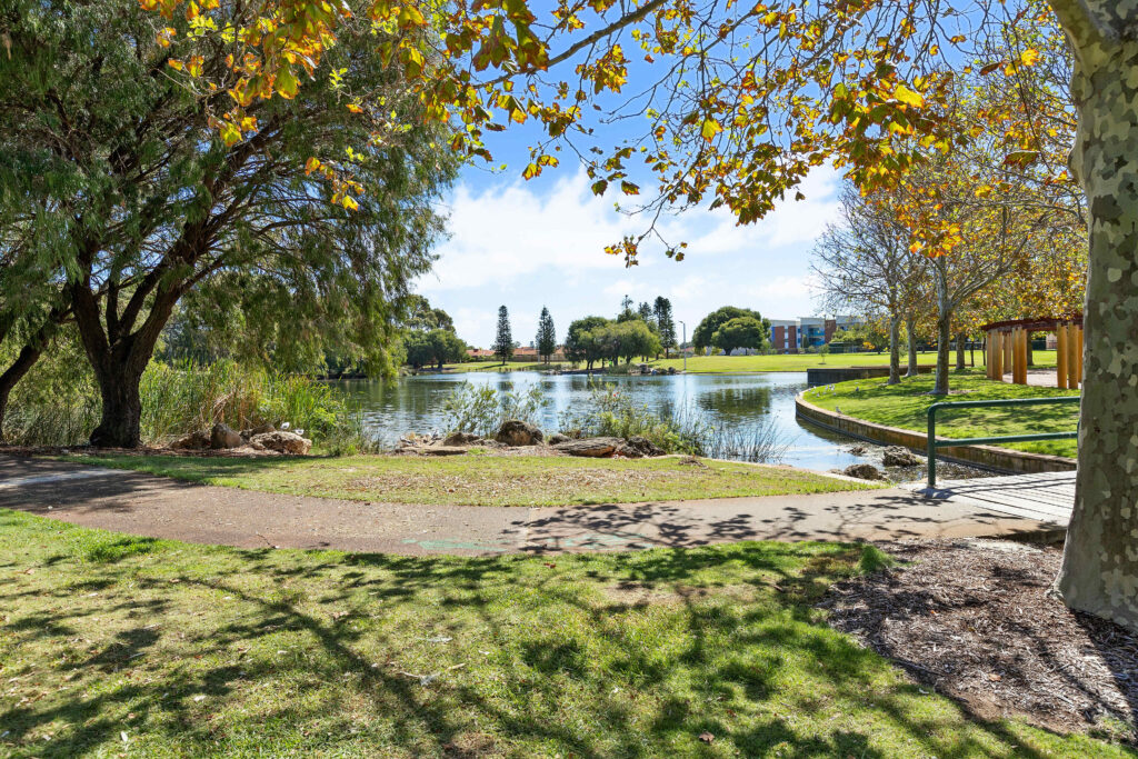 PRINT 3 24 Westralia Gardens, Rockingham 01
